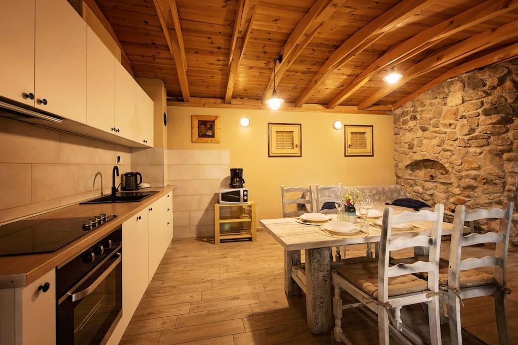 Holiday Home Raos - A Special Stonehouse, Brela Eksteriør bilde